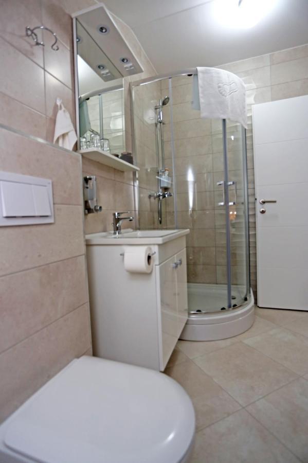 Guesthouse Villa Domenico Lozovac Bagian luar foto
