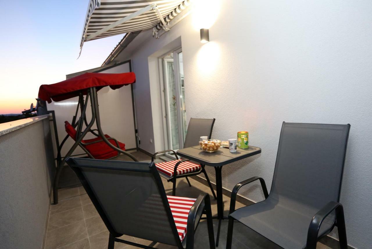 Guesthouse Villa Domenico Lozovac Bagian luar foto