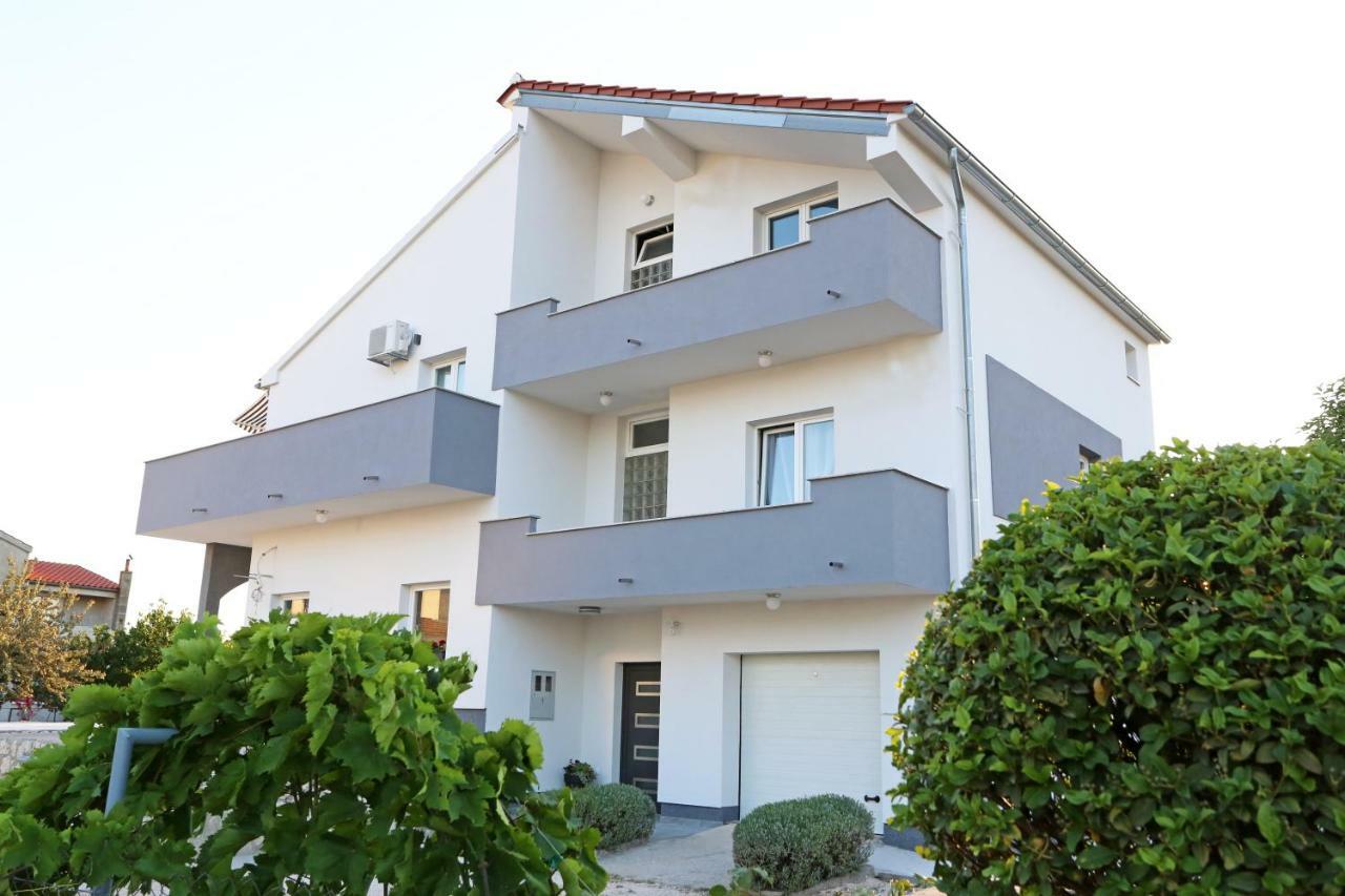 Guesthouse Villa Domenico Lozovac Bagian luar foto