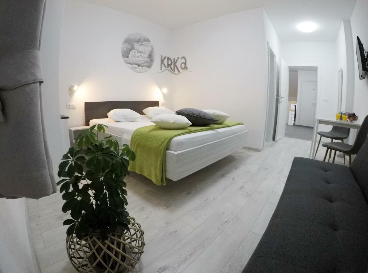 Guesthouse Villa Domenico Lozovac Bagian luar foto
