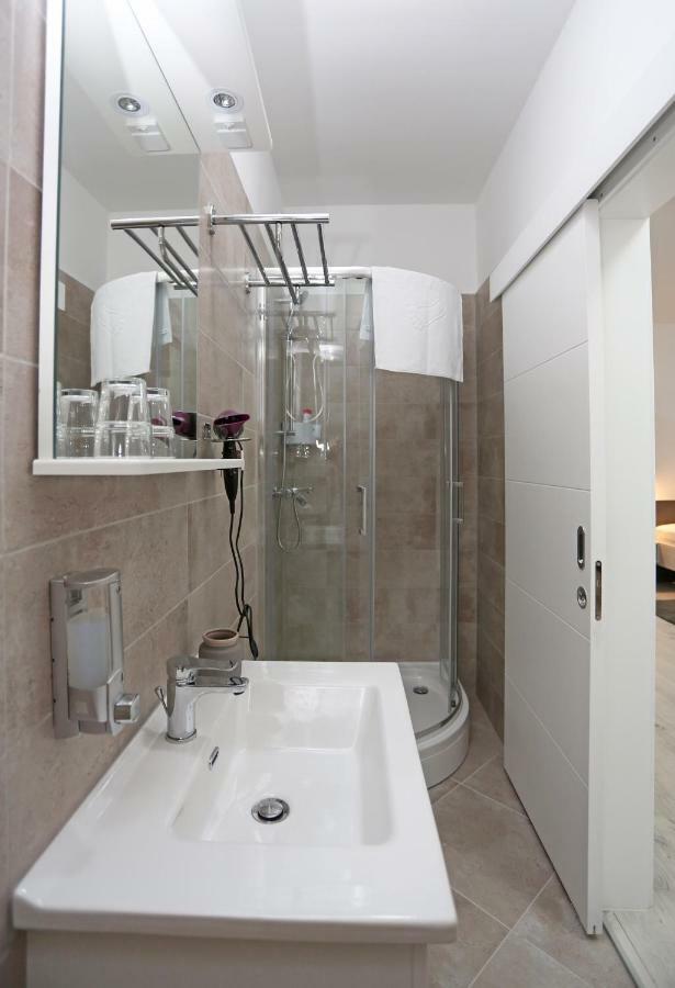 Guesthouse Villa Domenico Lozovac Bagian luar foto