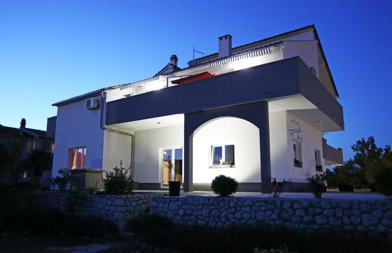 Guesthouse Villa Domenico Lozovac Bagian luar foto