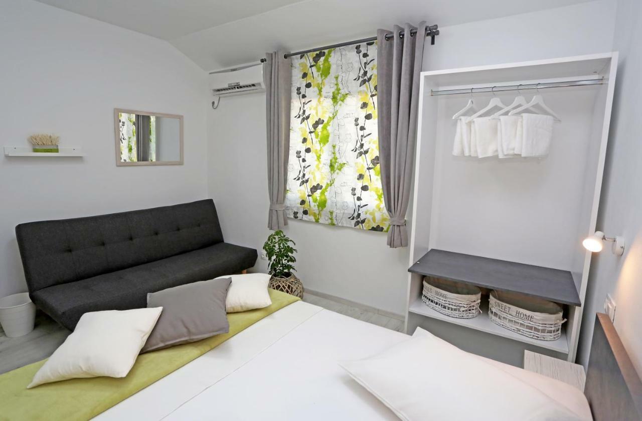 Guesthouse Villa Domenico Lozovac Bagian luar foto