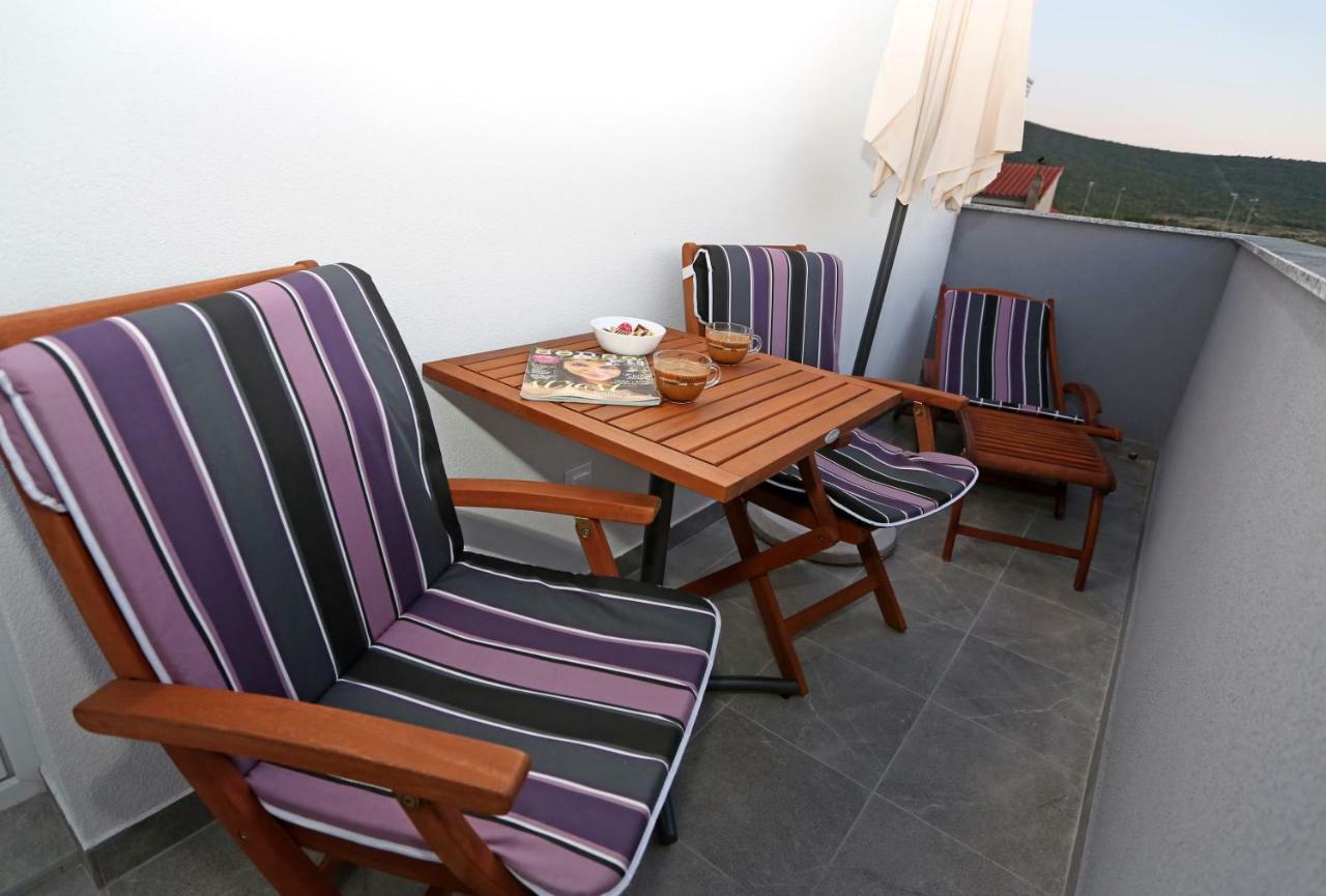 Guesthouse Villa Domenico Lozovac Bagian luar foto