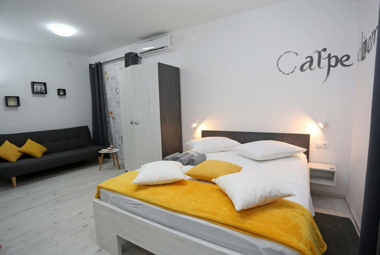 Guesthouse Villa Domenico Lozovac Bagian luar foto